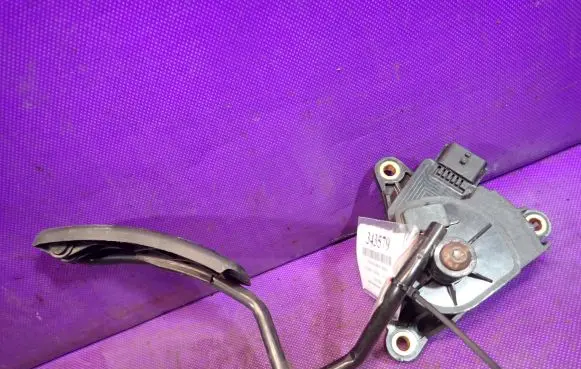 Renault Modus Accelerator throttle pedal 8200139319