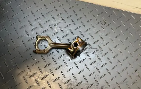 BMW X5 E70 Piston with connecting rod 7624408