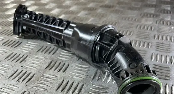 Volvo V60 Turbo air intake inlet pipe/hose 31441871
