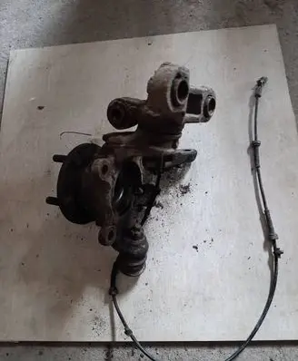 Nissan Primera Front wheel hub