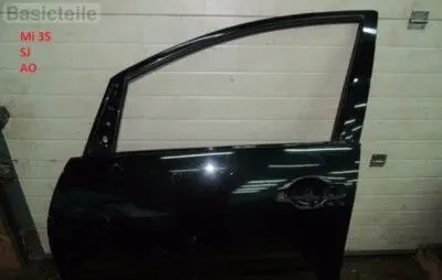 Mitsubishi Grandis Front door 5700A035