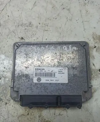 Volkswagen PASSAT B5 Engine control unit/module 3B0907557