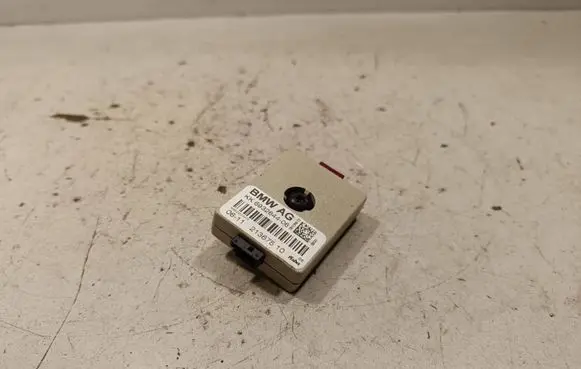 BMW X6 E71 Aerial antenna amplifier 6932644