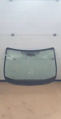 Dacia Dokker Front windscreen/windshield window