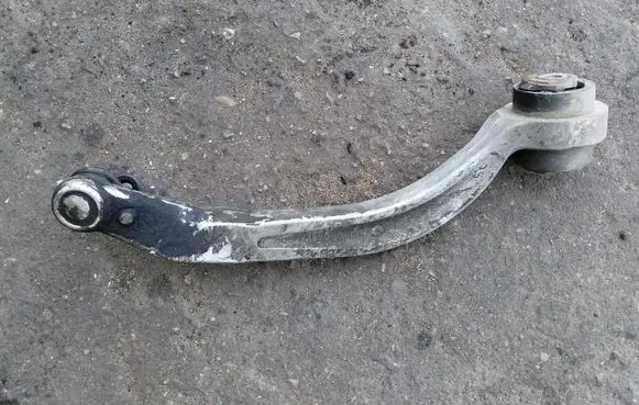 Volkswagen PASSAT B5.5 Front lower control arm/wishbone