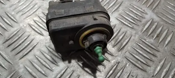Renault Megane I Headlight level adjustment motor 7700840141