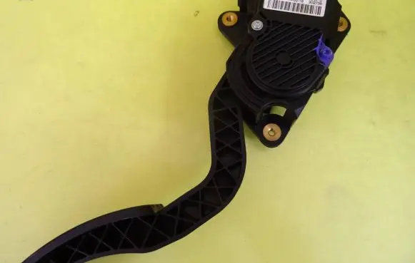 Renault Laguna III Accelerator throttle pedal 0280755085