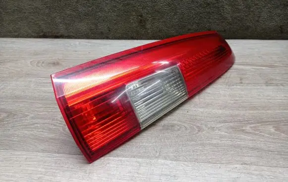 Volvo V70 Rear/tail lights 9154493