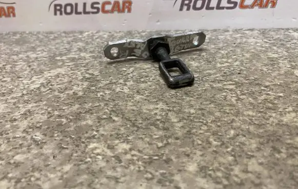 Volkswagen Touareg I Rear glass lock/latch 7L6845137C