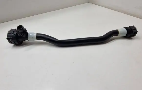 BMW i4 Engine coolant pipe/hose 8475683