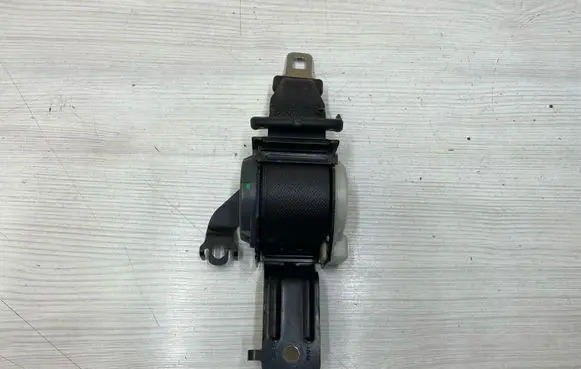 Mazda 6 Middle seatbelt (rear) C7462