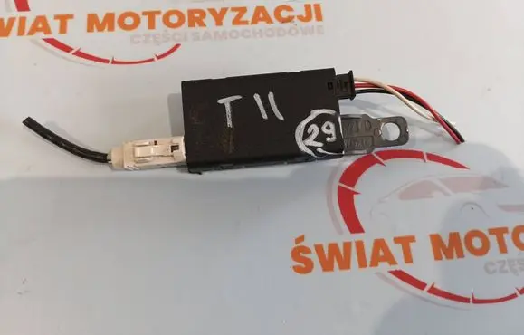 Peugeot RCZ Aerial antenna amplifier 214071