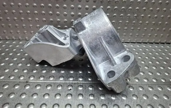 Fiat Doblo Engine mount bracket S27649728 517991100