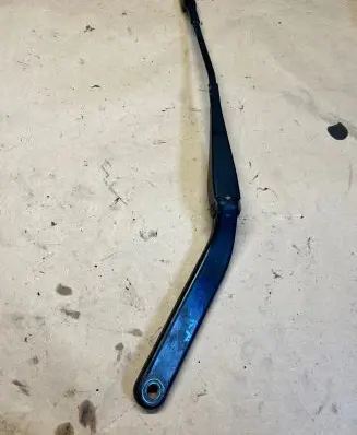 BMW 1 E81 E87 Front wiper blade arm 7169971