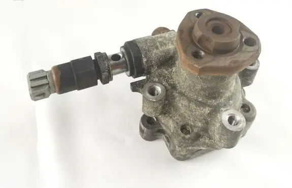 Volkswagen Polo Power steering pump 1J0422154B