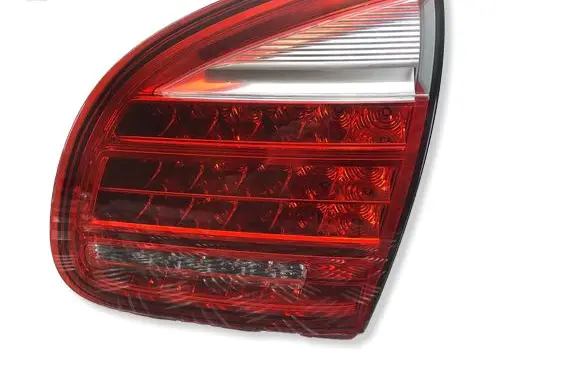 Porsche Cayenne (92A) Tailgate rear/tail lights 7P5945094M 89090774