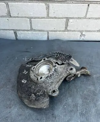 BMW 5 E39 Front wheel hub 