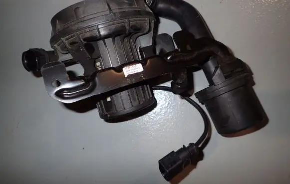 Volkswagen Tiguan Secondary air pump 4S0906407D