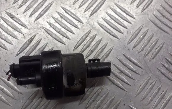Volkswagen Golf V Turbo solenoid valve 058133459
