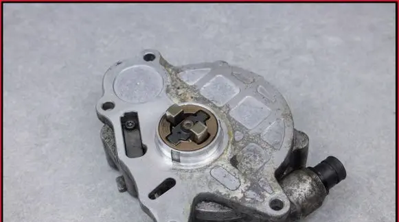 Volkswagen PASSAT CC Vacuum pump 03L145100E 03L145100