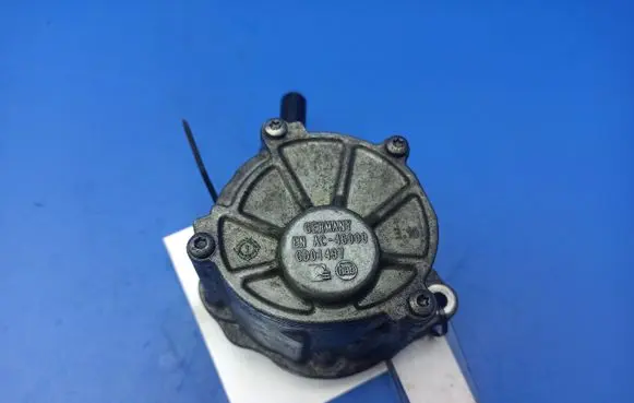 Mercedes-Benz C W204 Vacuum pump A6512300565 01269687 ENAC46000