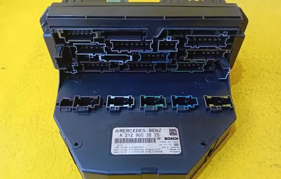 Mercedes-Benz C W204 Fuse box set A2129003825