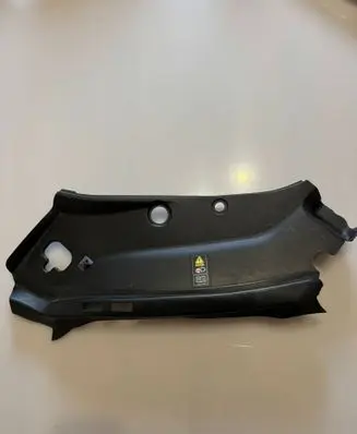 Mercedes-Benz GLK (X204) Engine bonnet/hood lock trim molding A2048260924 BBP181101