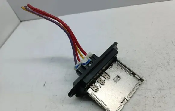 Nissan Note (E11) Heater blower motor/fan resistor
