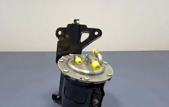 Audi Q7 4L Fuel filter housing 4M0201987L