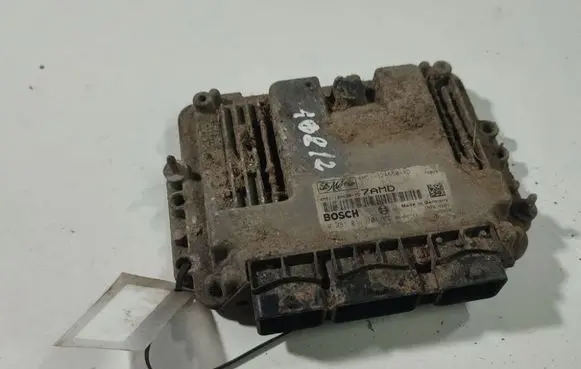 Ford Focus Engine control unit/module 4M5112A650YD