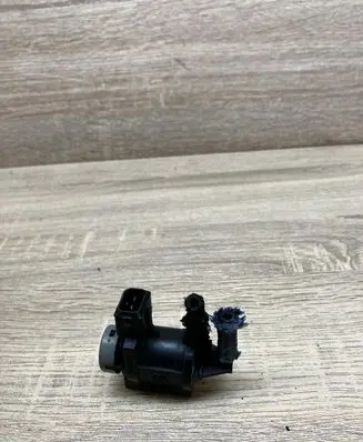 Volkswagen PASSAT B5.5 Turbo solenoid valve 1J0906283A