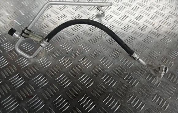 Suzuki Vitara (LY) Air conditioning (A/C) pipe/hose