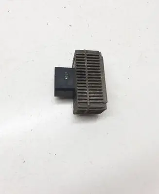 Opel Vectra C Glow plug pre-heat relay 55354141