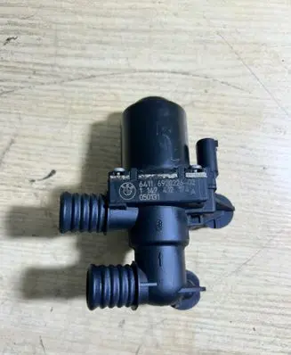 BMW 5 E60 E61 Coolant heater control valve 6920226