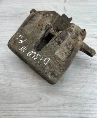 Land Rover Discovery 3 - LR3 Front brake caliper