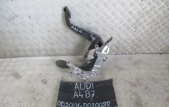 Audi A4 S4 B7 8E 8H Clutch pedal 8E1721316