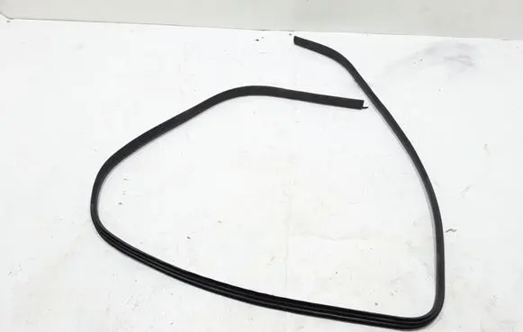 Renault Twingo III Front door rubber seal 808323410R