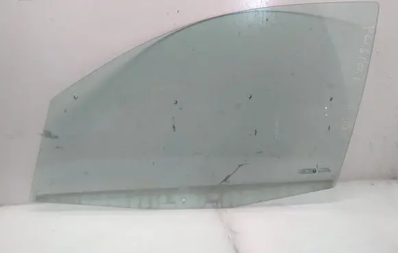 Ford Fusion Front door window glass four-door