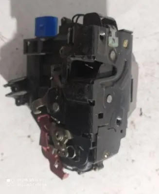 Audi A3 S3 8P Front door lock 4E2837015