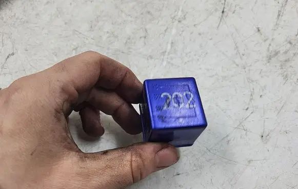 Audi A4 S4 B5 8D Other relay 899587