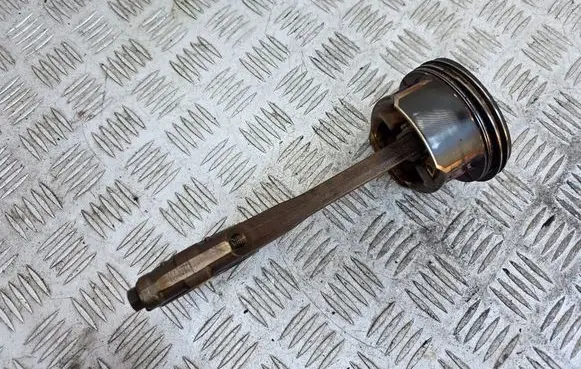 Piston with connecting rod