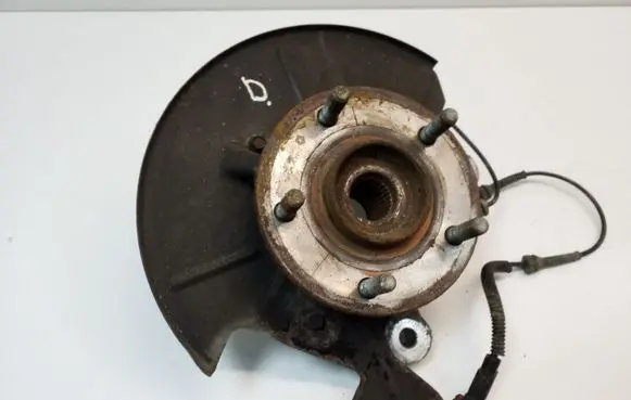 Chrysler Town & Country V Front wheel hub
