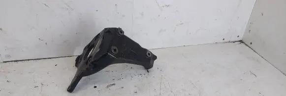 Volkswagen PASSAT B5 Fuel pump bracket 028130147B