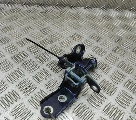 Toyota RAV 4 (XA50) Rear door hinge set 6876020122 6878033050