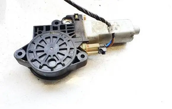 Hyundai Trajet Front door window regulator motor