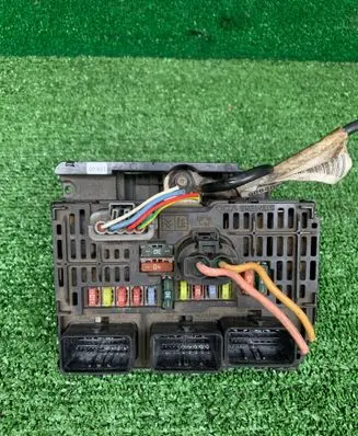 Citroen C4 I Fuse box set 9661682780