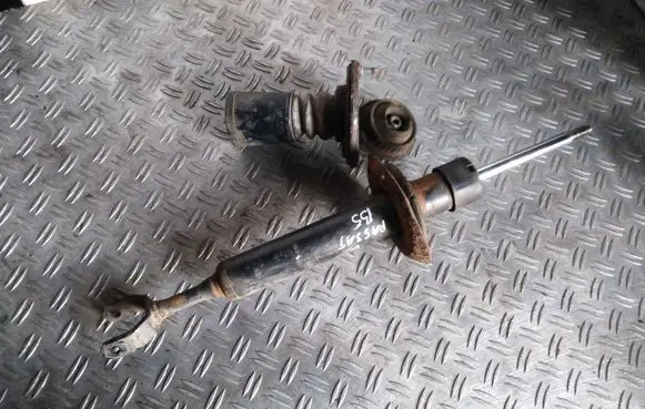 Volkswagen PASSAT B5 Front shock absorber/damper 3B0413031