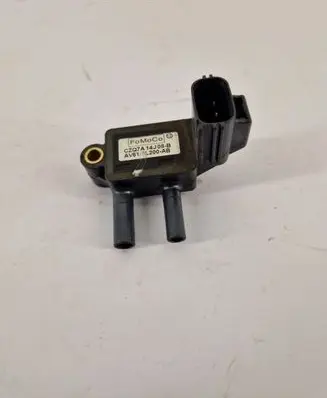 Volvo V40 Oil pressure sensor AV615L200AB