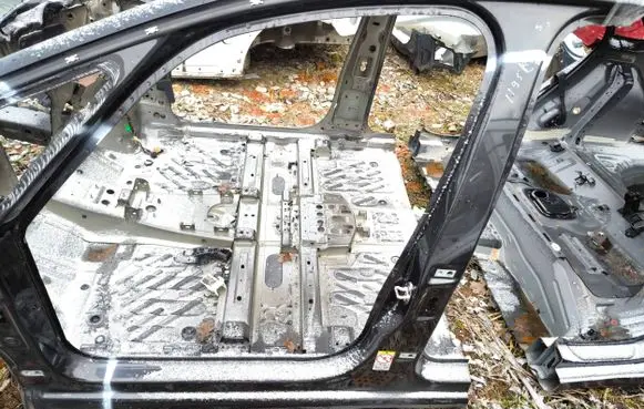 Volkswagen ID.3 Pillar (middle) 