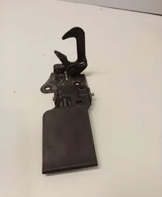 Audi Q3 8U Engine bonnet/hood lock/latch loop/hook 8U0823480A